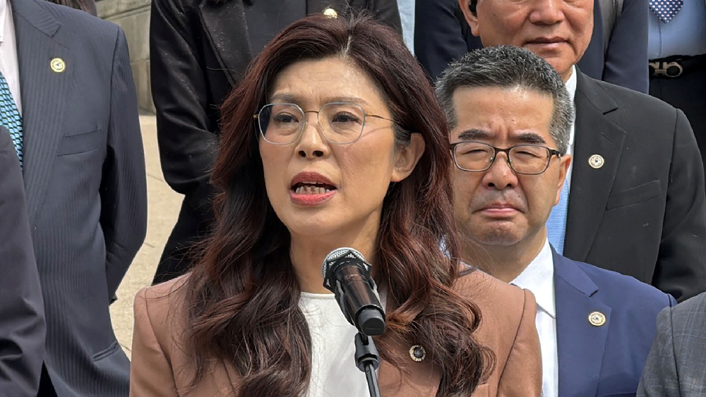 Chinese, Taiwanese will unite, Xi tells Taiwan opposition leader